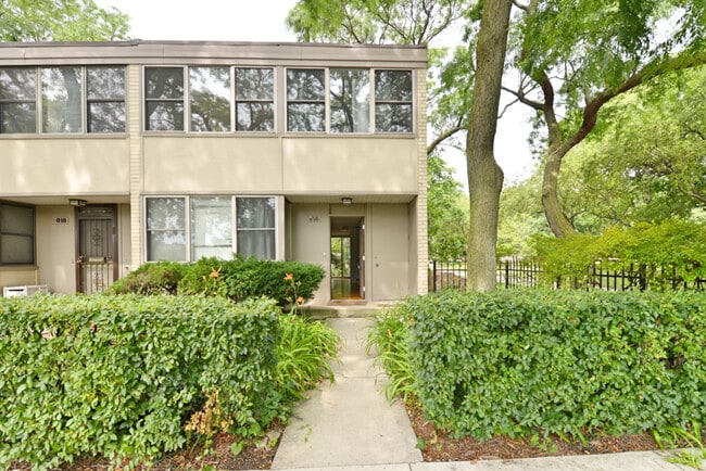 Building Photo - 816 S Ada St