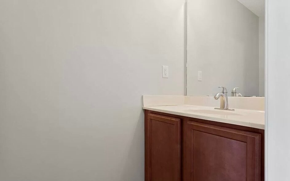 1st Fl. Half Bath - 4011 Grandeur Ave