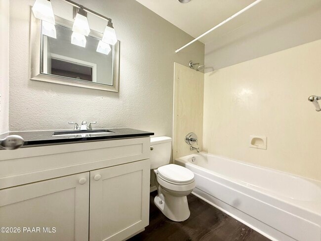 Building Photo - 1968 Sycamore Dr