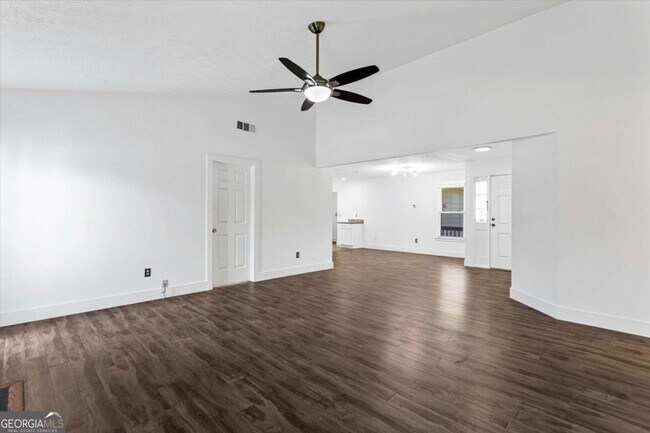 Building Photo - 140 Grayland Creek Dr