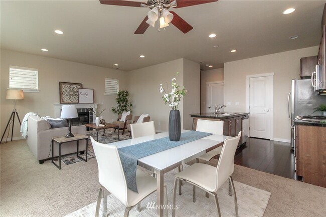 Building Photo - 6989 134th Ct SE