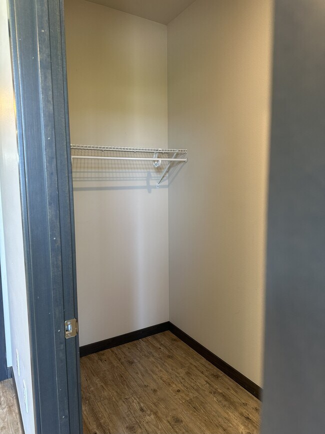 Building Photo - 950 Commercial St