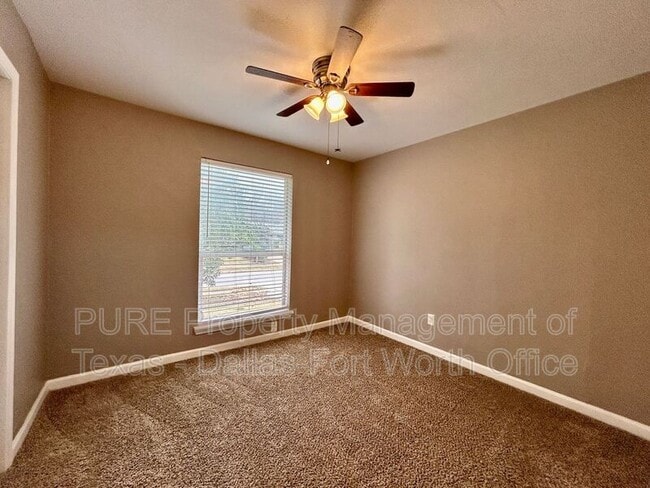 Building Photo - 641 Gallant Fox Dr