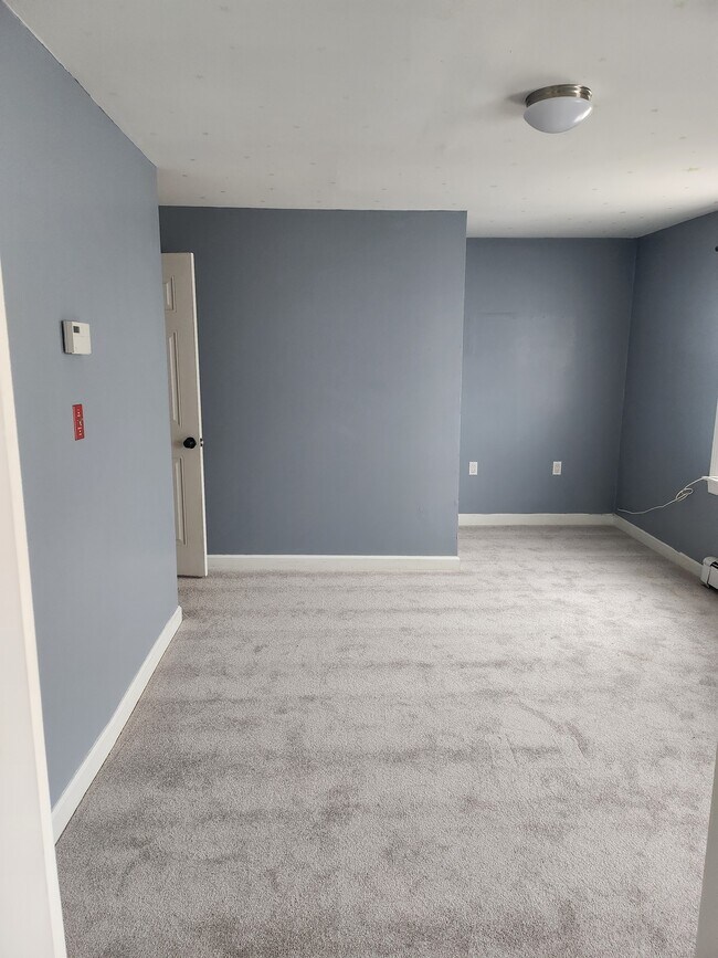 Building Photo - 103 Saint Paul St