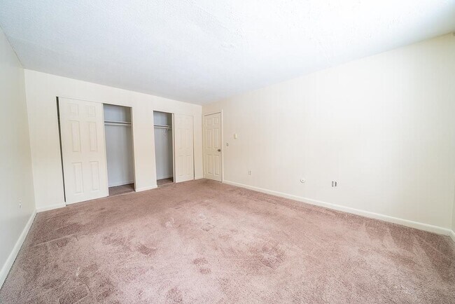 Building Photo - 1 Charleston Ave