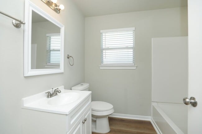 Building Photo - 2 bed / 1 bath home in Waller County. Move...