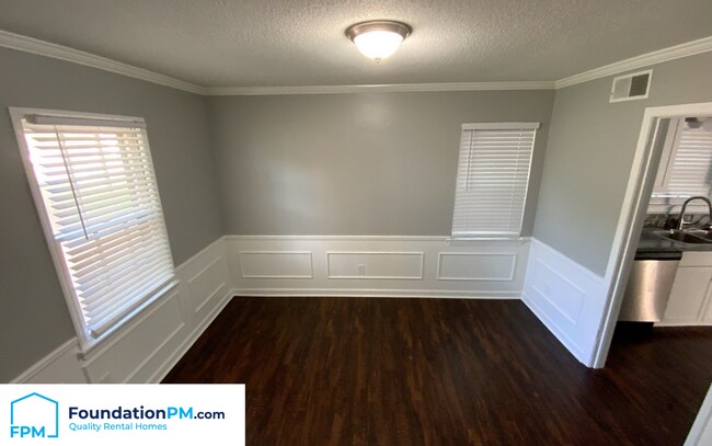 Building Photo - 2564 Lynnfield Rd