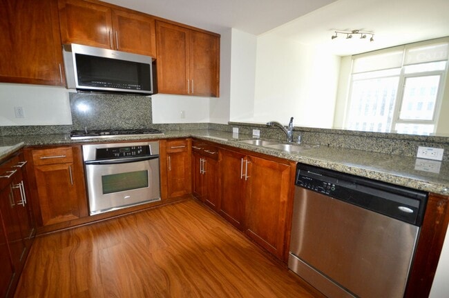 Building Photo - Beautiful 2 Bedroom Apartment in Long Beac...