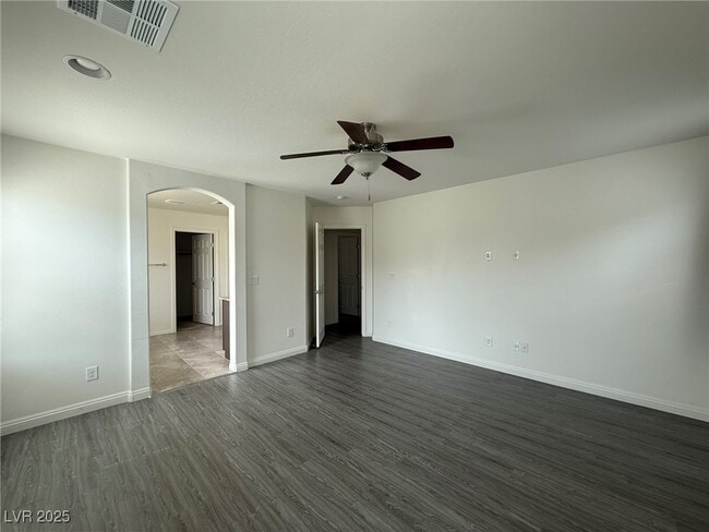 Building Photo - 2229 Mundare Dr