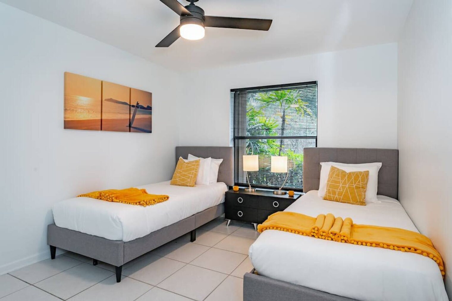 Building Photo - 830 SW 14th Ct