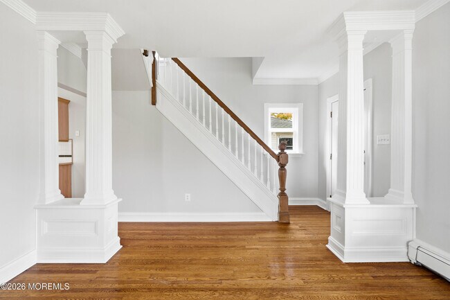 Building Photo - 638 Overton Pl