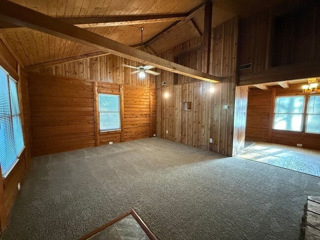 Building Photo - 553 Highway 172
