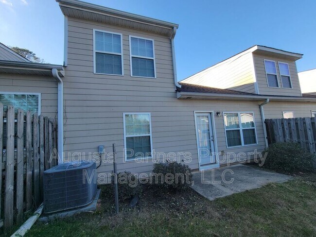 Building Photo - 640 Vista Dr