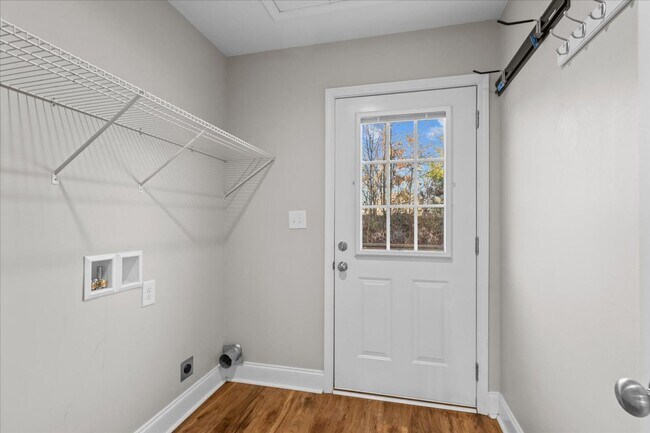 Building Photo - Pristine 3 Bed 2 Bath Home in Dalton