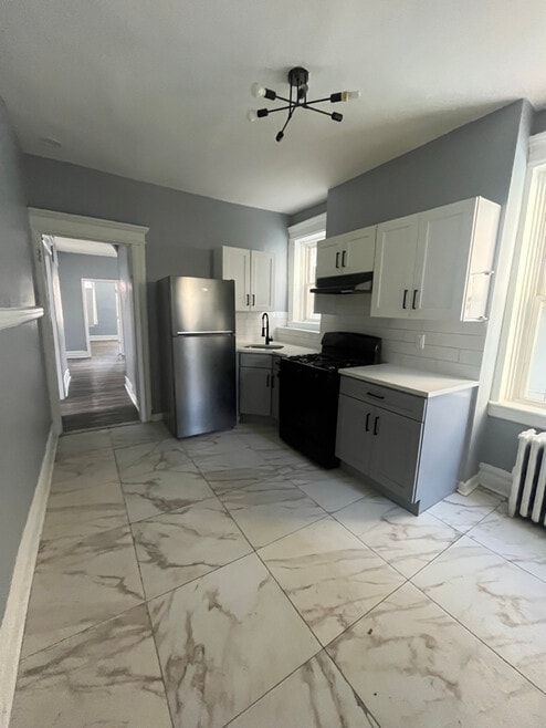 Building Photo - 16 Duryea St