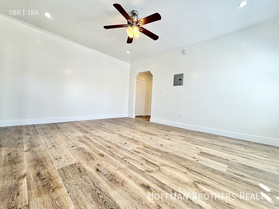 Building Photo - 1234 N Berendo St