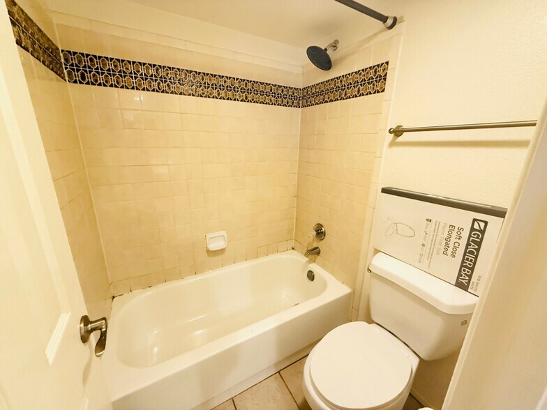 Building Photo - 1125 E Broadway Rd