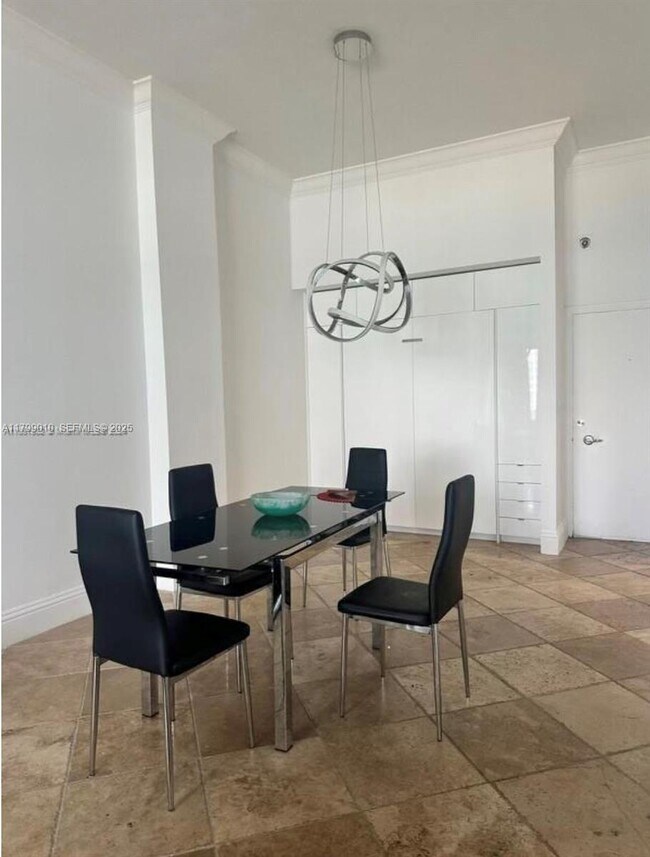 Building Photo - 6770 Indian Creek Dr