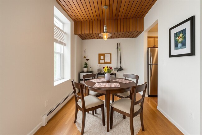 Building Photo - 390 Riverway