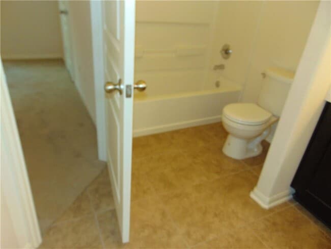 Building Photo - 124 Hollis Ln