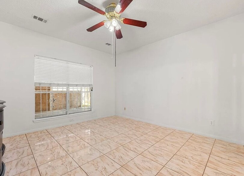 Building Photo - 13530 Carruth Ln