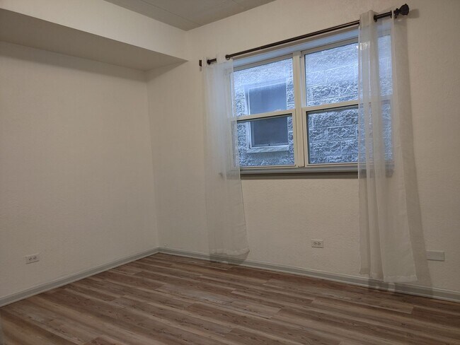 Building Photo - 1438 N Campbell Ave