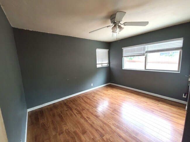 Building Photo - 424-26 Delaware st