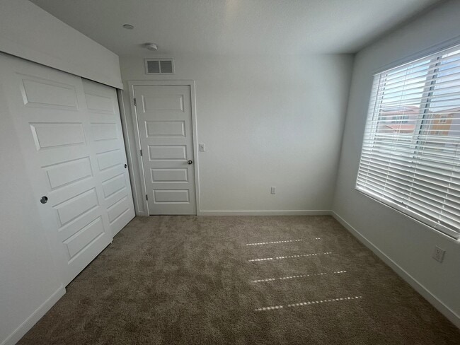 Building Photo - 12663 Ironbow Wy