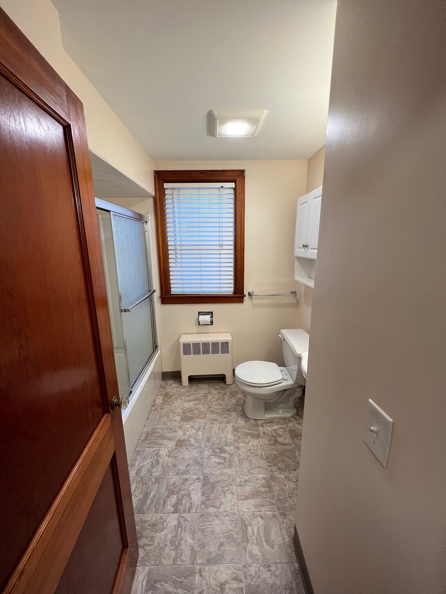 Building Photo - 964 Wellington Rd