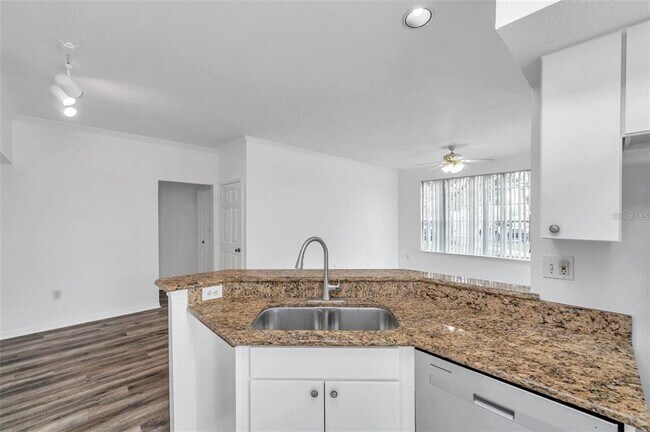 Building Photo - 9602 Lake Chase Island Way