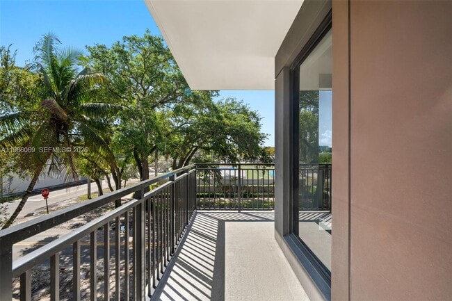 Building Photo - 2479 NE 192 St