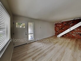 Building Photo - 2622 Spinnaker Ave