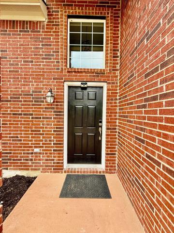Building Photo - 3900 Braxton Ln