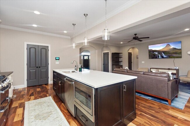 Building Photo - READY FOR SHOWINGS! 4BR Home in Blackman School district