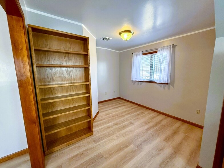 Building Photo - 47 Harding Ct