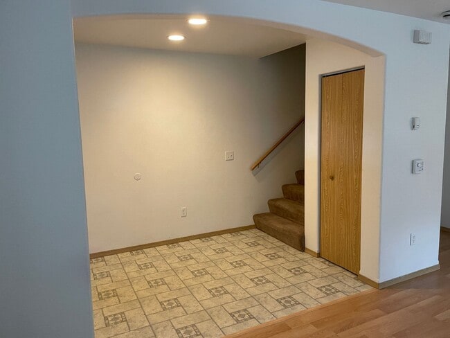 Building Photo - 4936 Princeton Dr