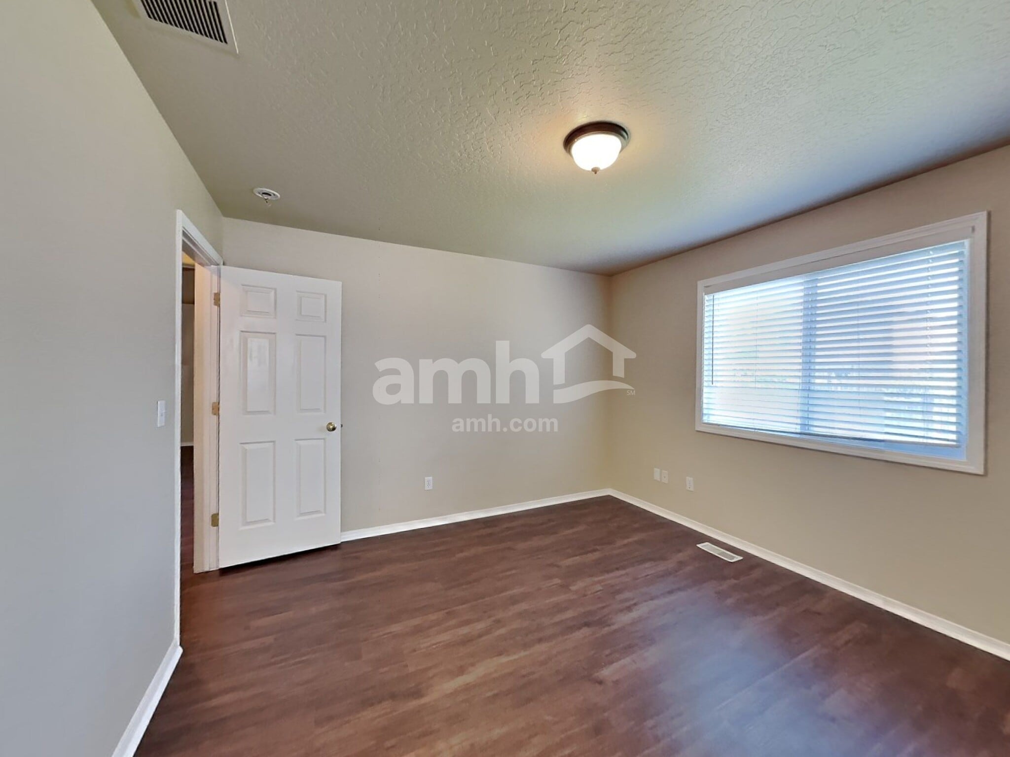 Building Photo - 7702 Bridgeport Dr