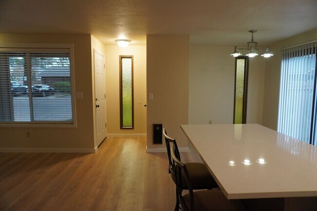 Building Photo - r3128.3130NE.86th.AVE