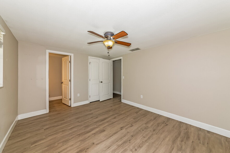 Building Photo - 5045 Silk Oak Dr