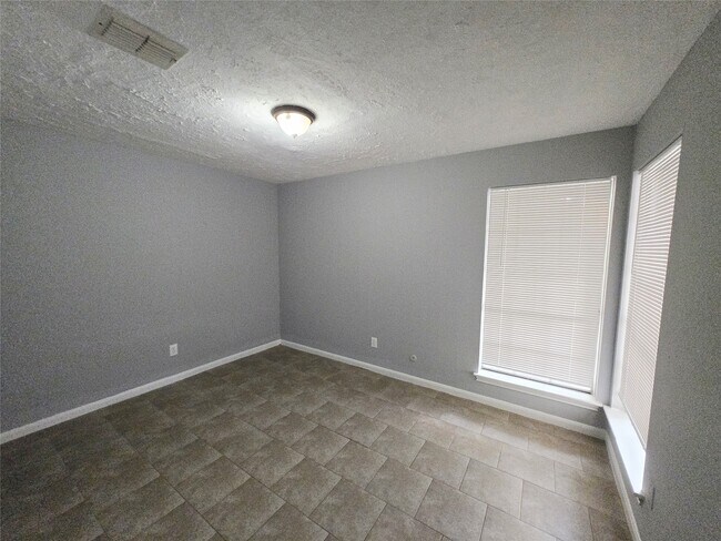 Building Photo - 7731 Deadwood Dr