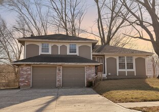 Building Photo - SEE IT NOW:Bright 3-Bed Home with Spacious Layout & Natural Light!