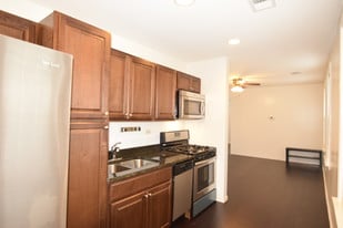 Building Photo - 1828 N Bissell St