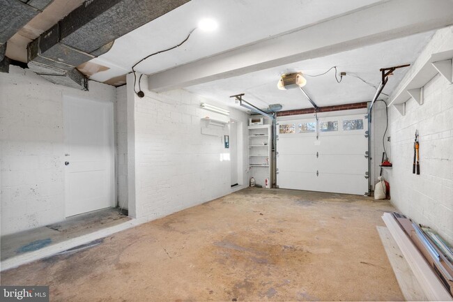 Building Photo - 4118 Burke Station Rd