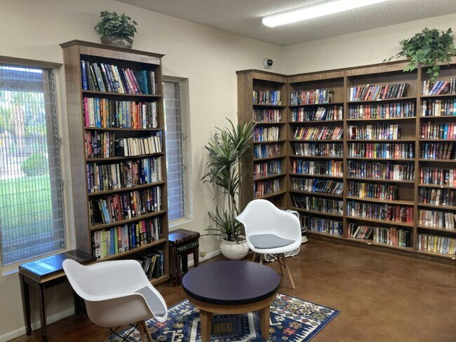 Building Photo - 11411 N 91st Ave