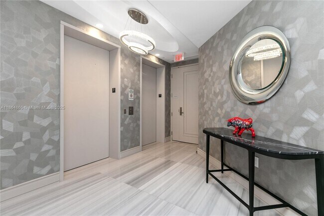 Building Photo - 17901 Collins Ave