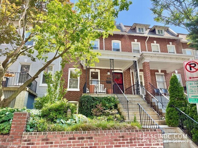 Building Photo - 1414 Oak St NW