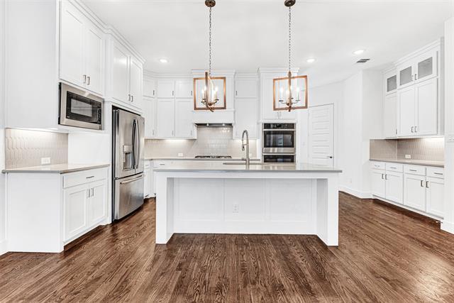 Building Photo - 8008 Zeppos Dr.