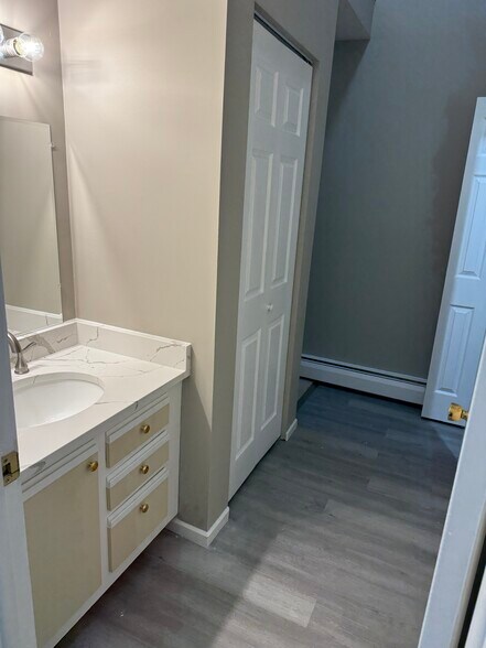 Building Photo - 4 Staunton Ct