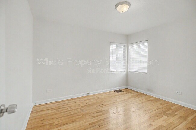 Building Photo - 2705 W Park Pl