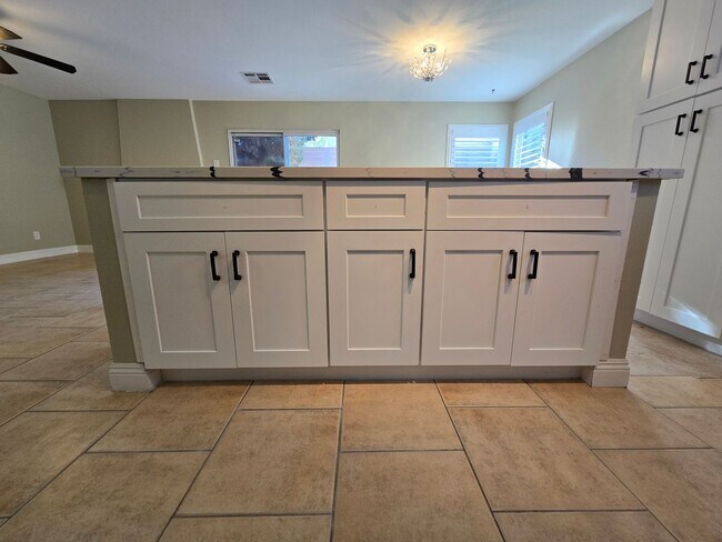 Building Photo - A Fabulous 4 Bedroom Home in Peccole Ranch